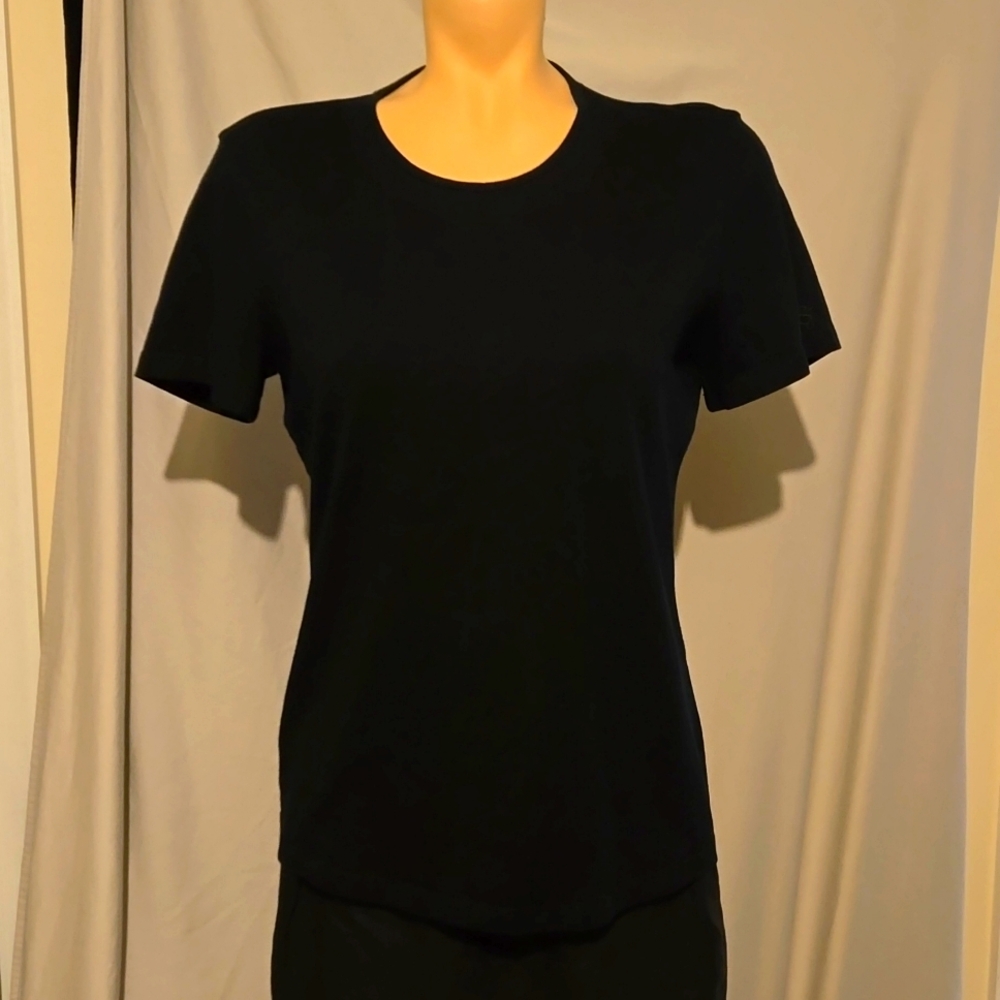 St. John sport black classic tee shirt, Luxury